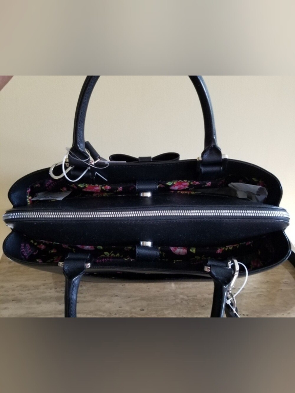 Betsey Johnson Black Multi Bow Satchel Han… - Picture 2 of 3